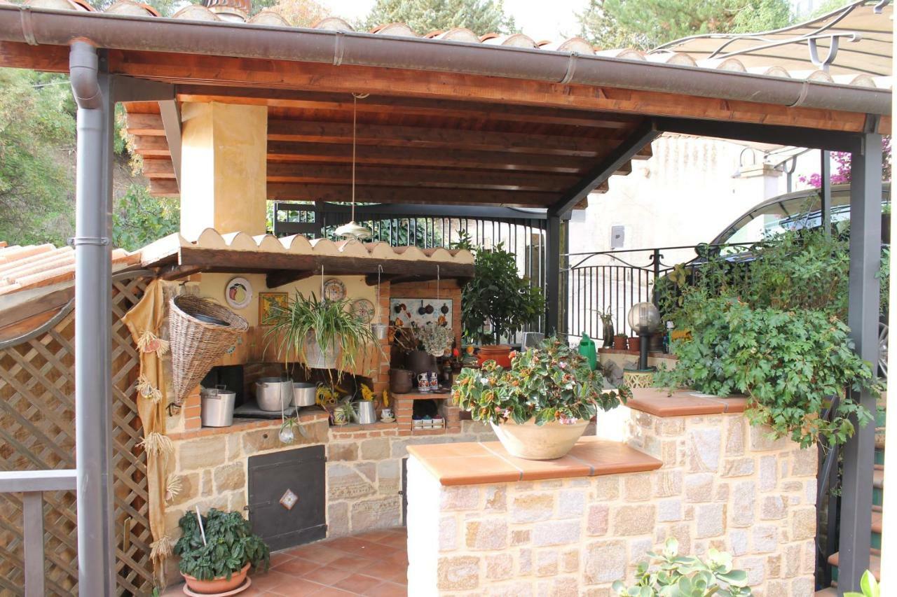 Letizia 3* Castelbuono (Sicily)
