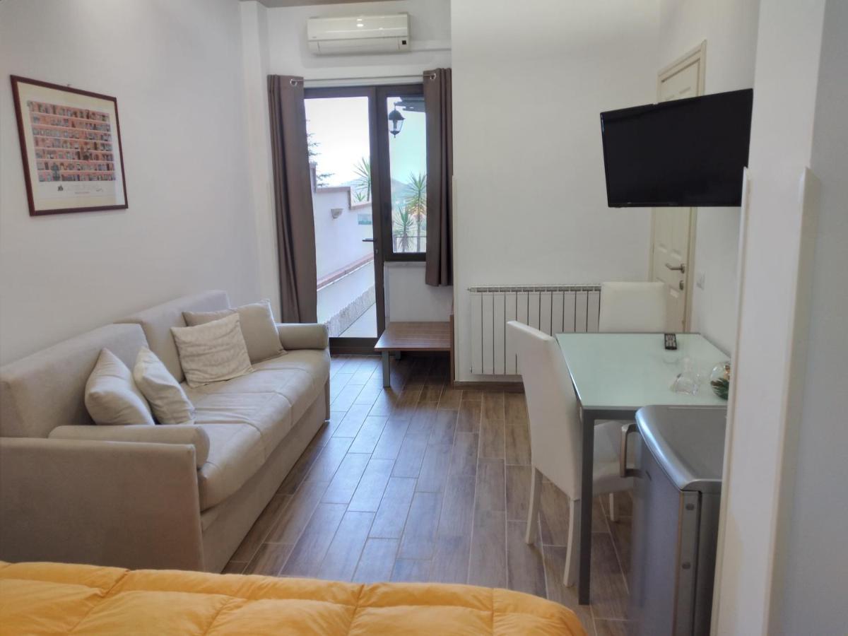 Letizia 3* Castelbuono (Sicily)
