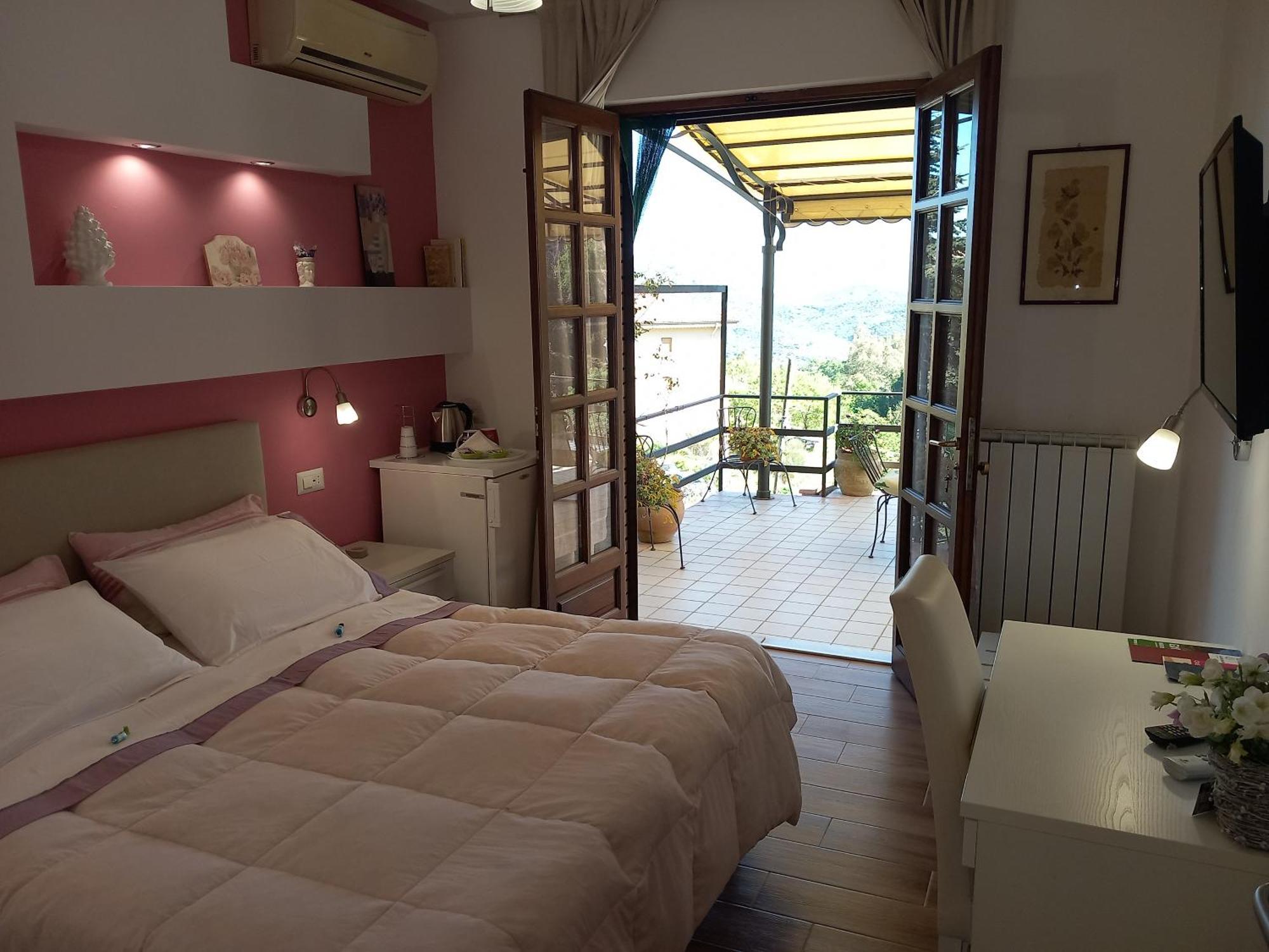 Couette-café Letizia 3*