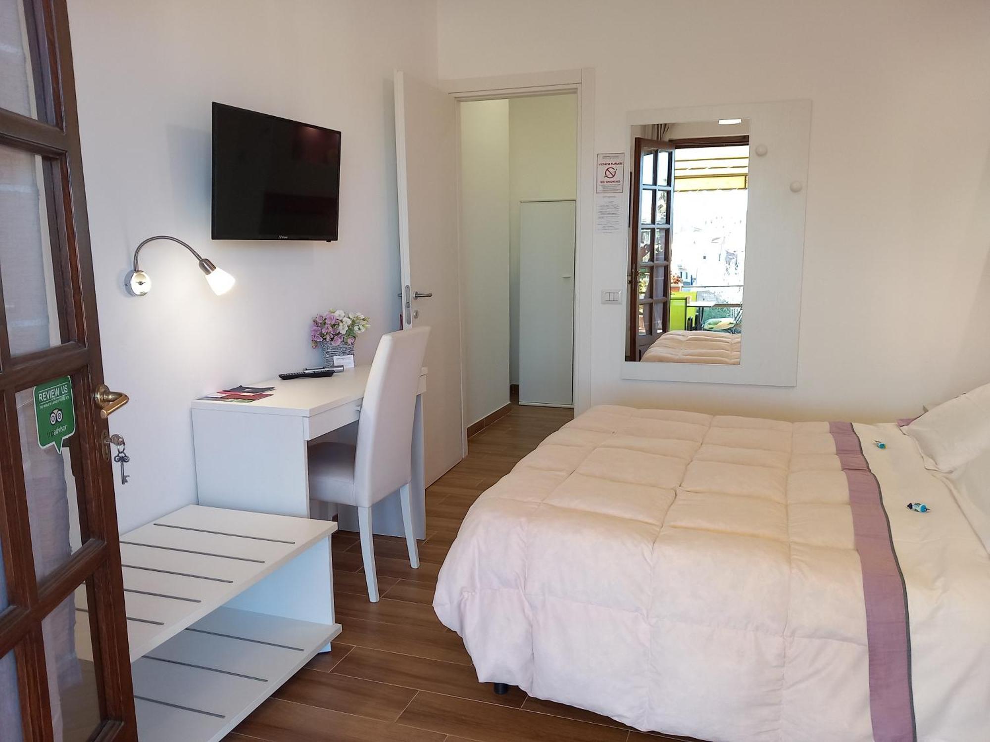 Letizia Couette-café 3*